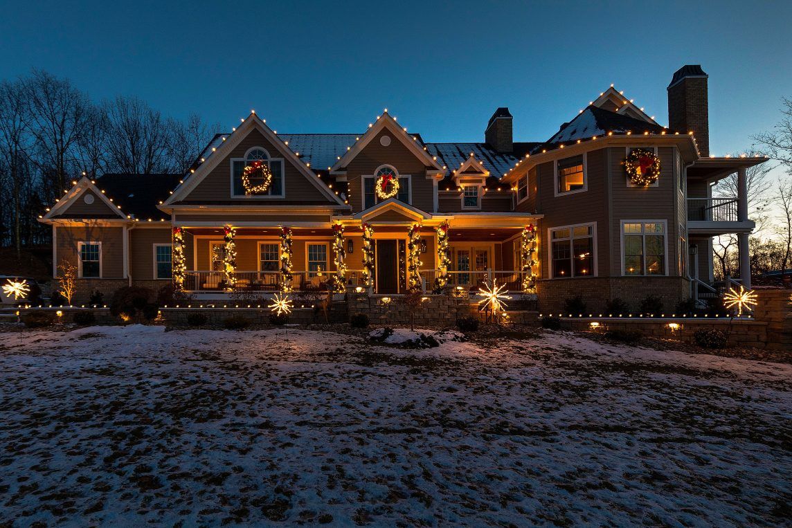 Residential Holiday Decor 1