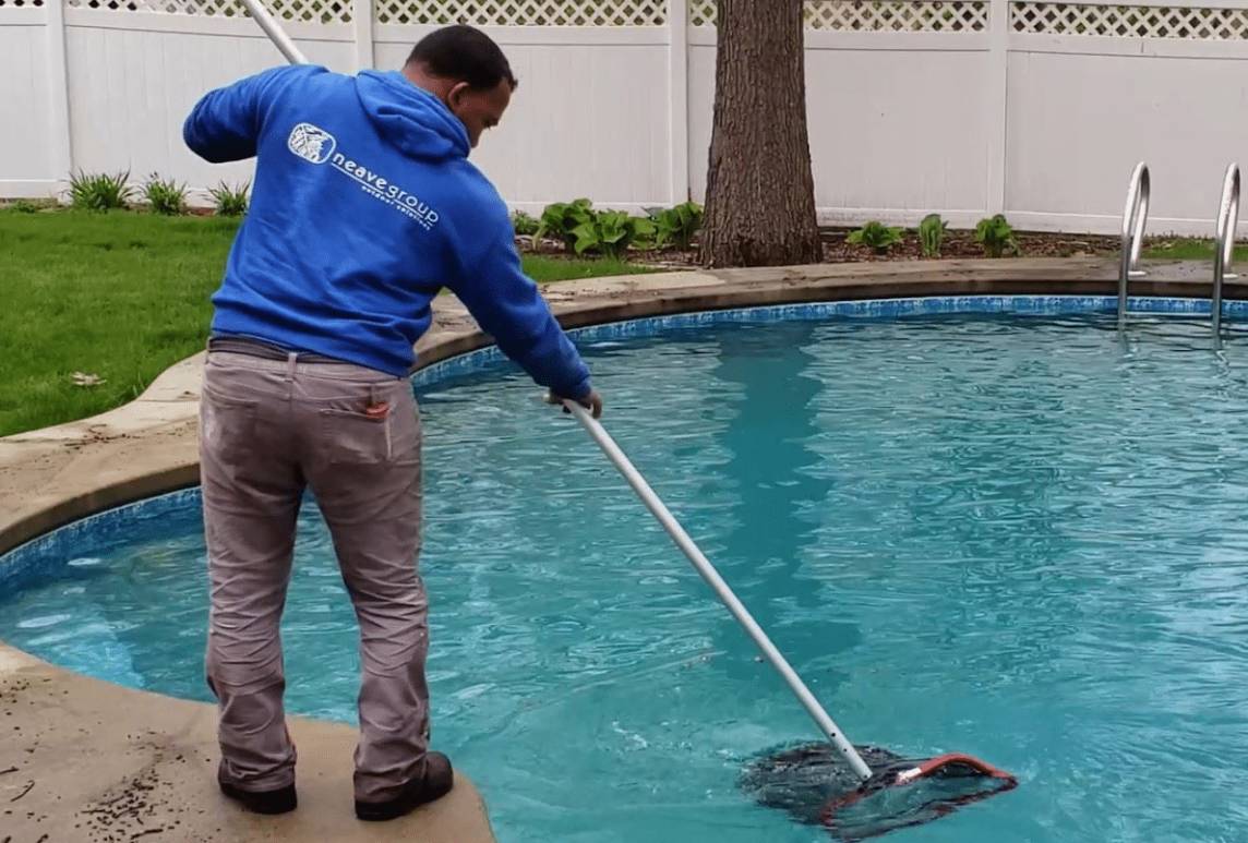 Pool maintenance contractor with pool skimmer net