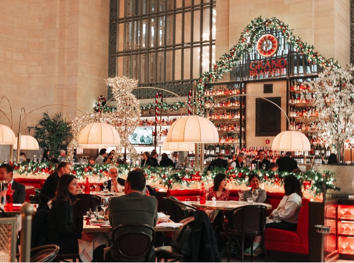 gorgeous christmas display at grand brasserie by commercial christmas decorators in NY, NJ, CT