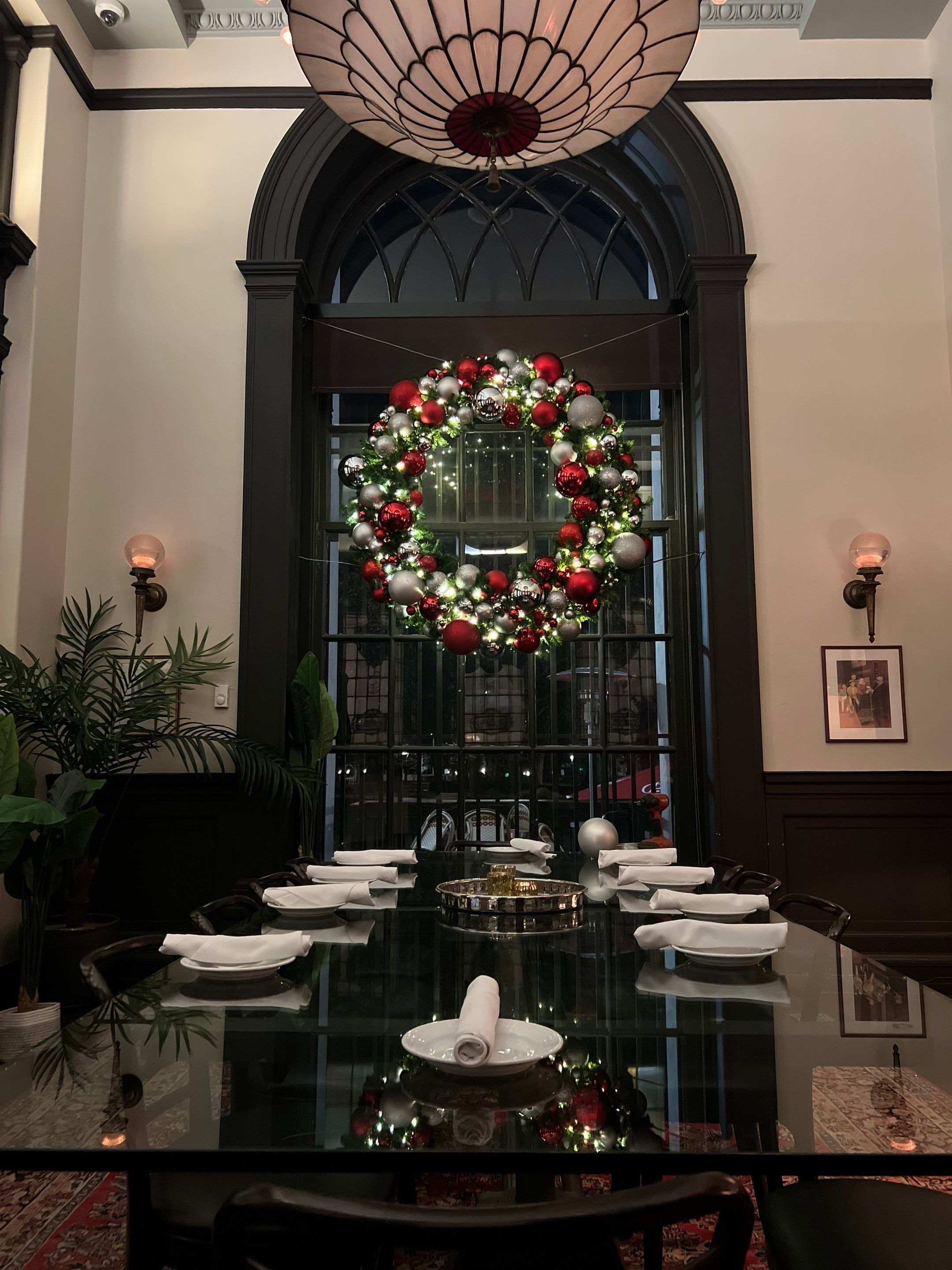 Christmas decorators for restaurants and retail