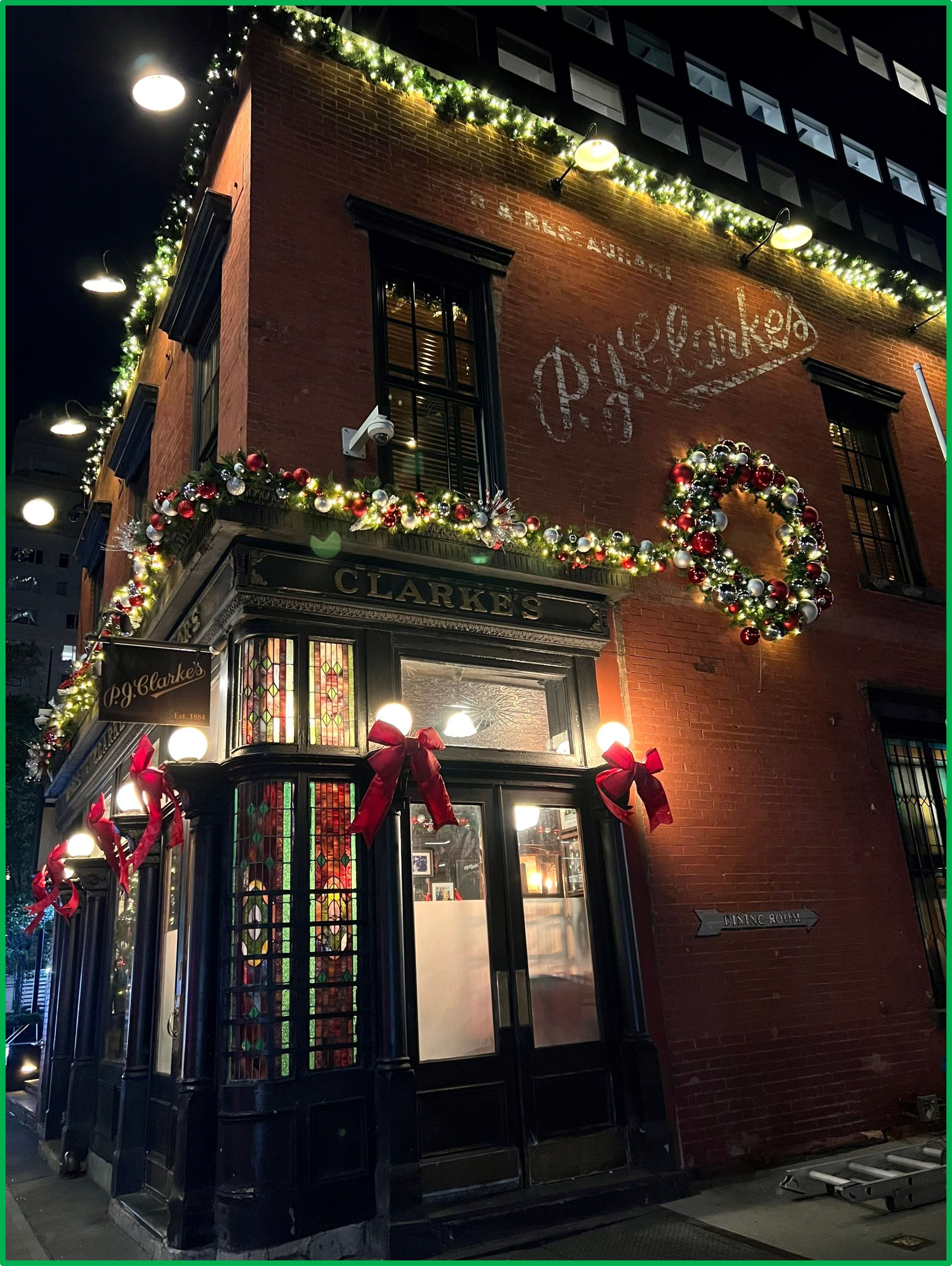 neave outdoor commercial christmas decorating services